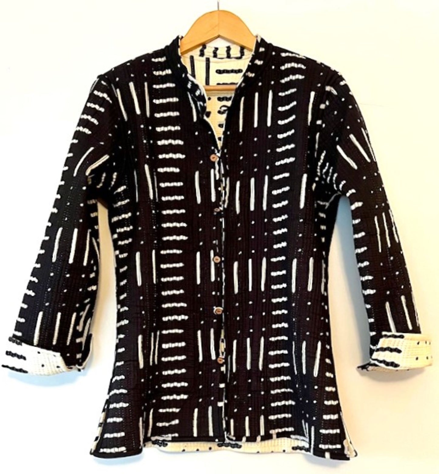 Sophisticated Fully Reversible Handmade Kantha Jacket Is Timeless (Cream and Black)