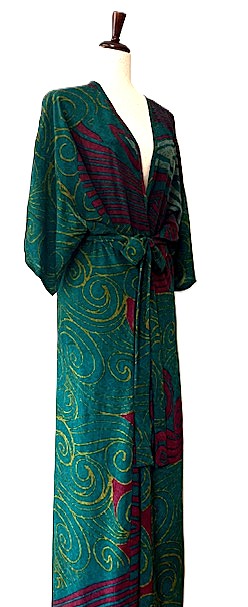 Kantha Bae New Alchemy Crepe Silk Kimono Offers Two Clever Styling Options.(Emerald)