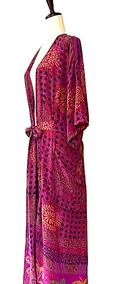 Kantha Bae New Alchemy Crepe Silk Kimono Offers Two Clever Styling Options.(Purple)