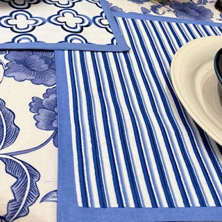 Table Linens, Geometric Placemats Fully Reversible. Green (Set of 4) Matching Napkins.