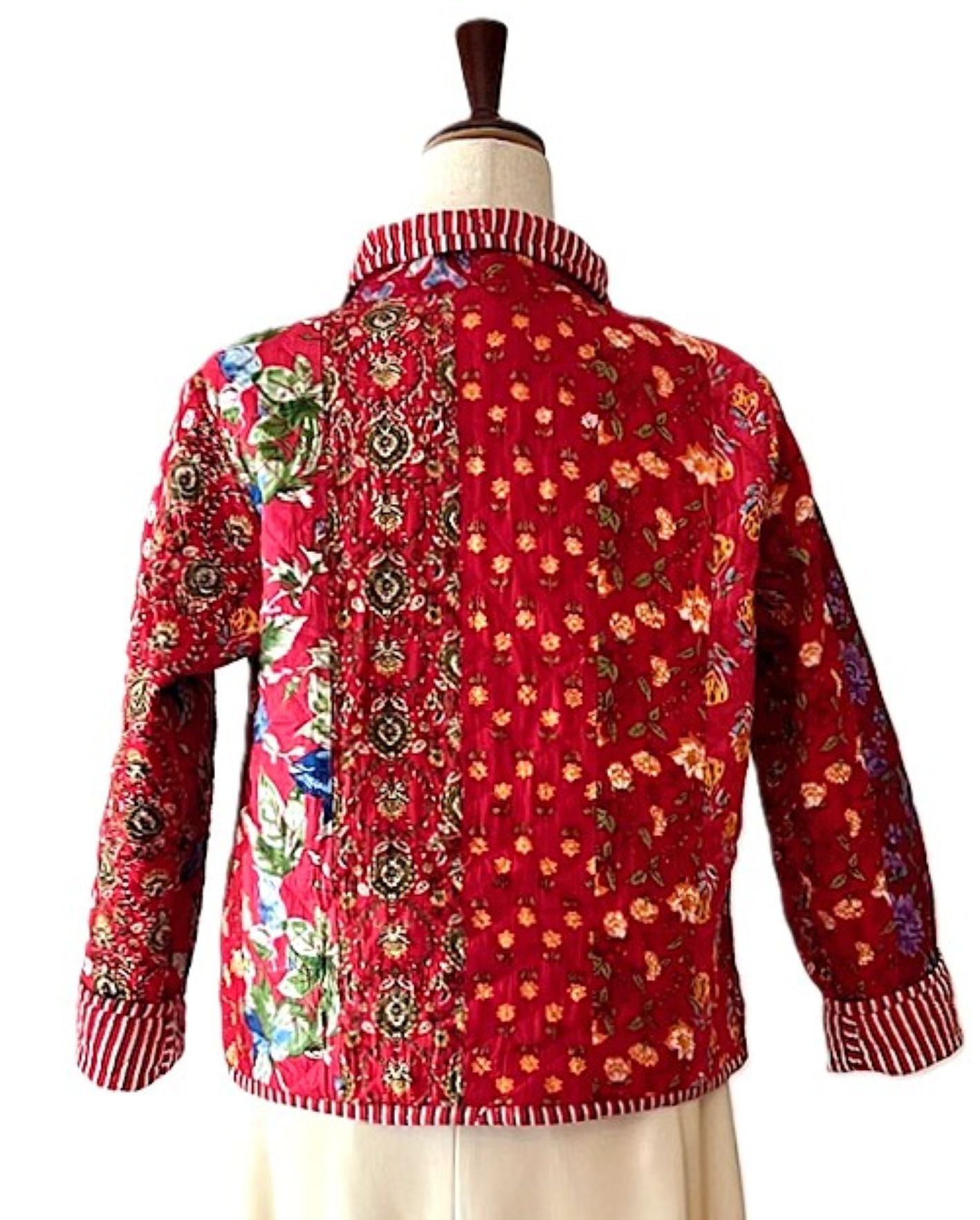 New Style: Collared Reversible Cotton Quilted Womens Jacket With Stripe Piping. (Red)