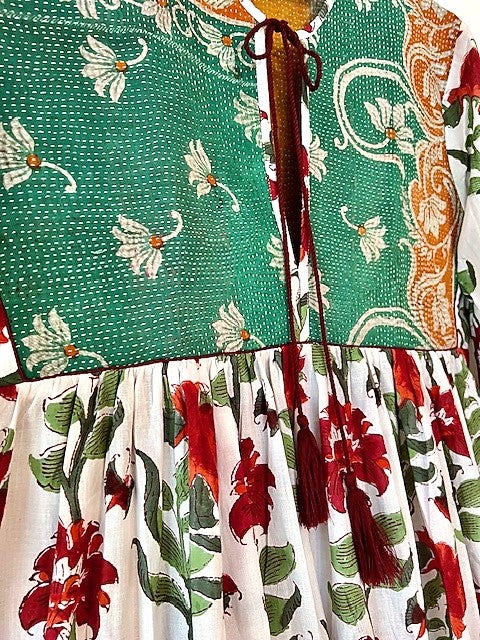 Embroidered Cotton Panel Dress Slims And Highlights The Figure (Emerald Rose)