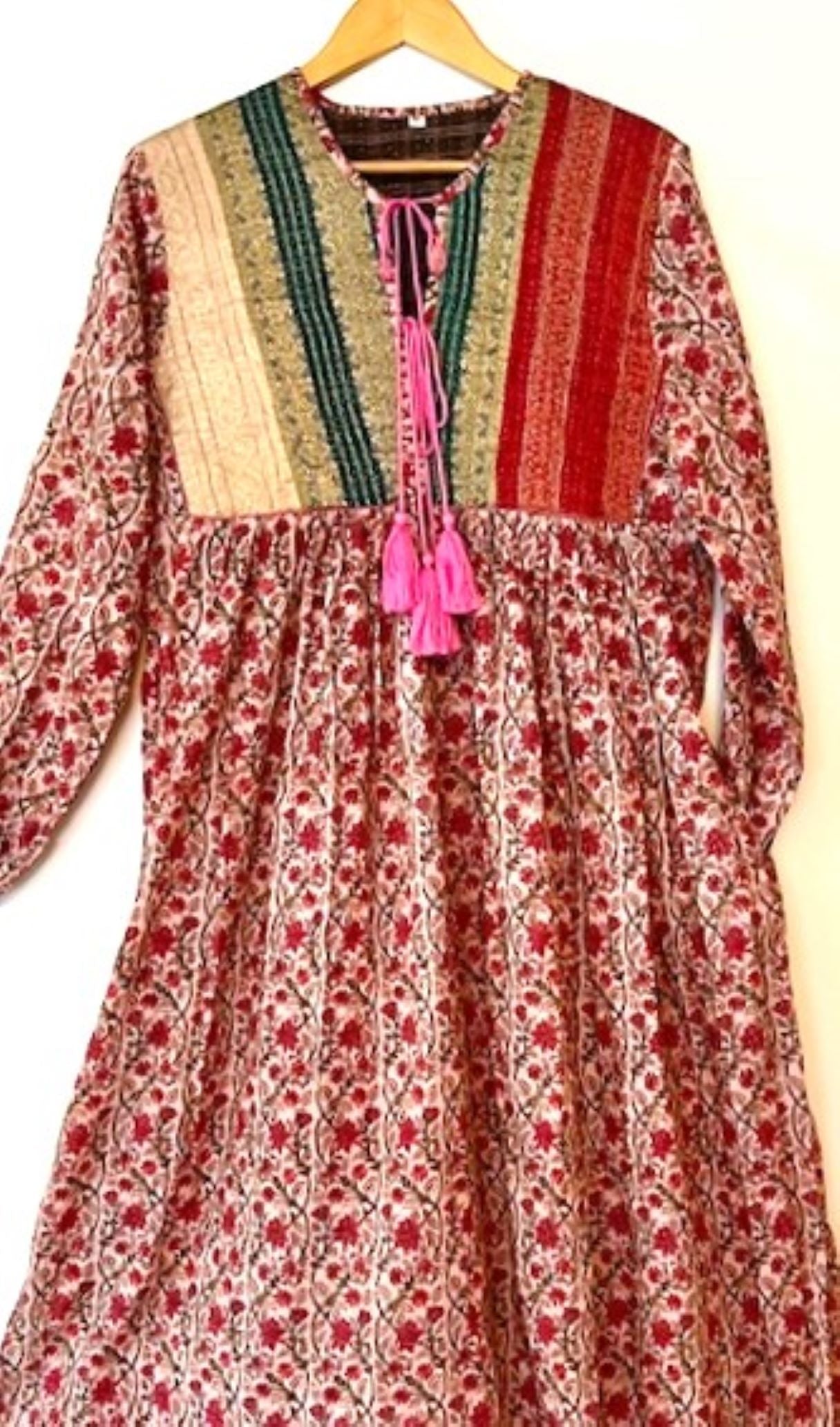 Embroidered Cotton Panel Dress Slims And Highlights The Figure (Stripe)