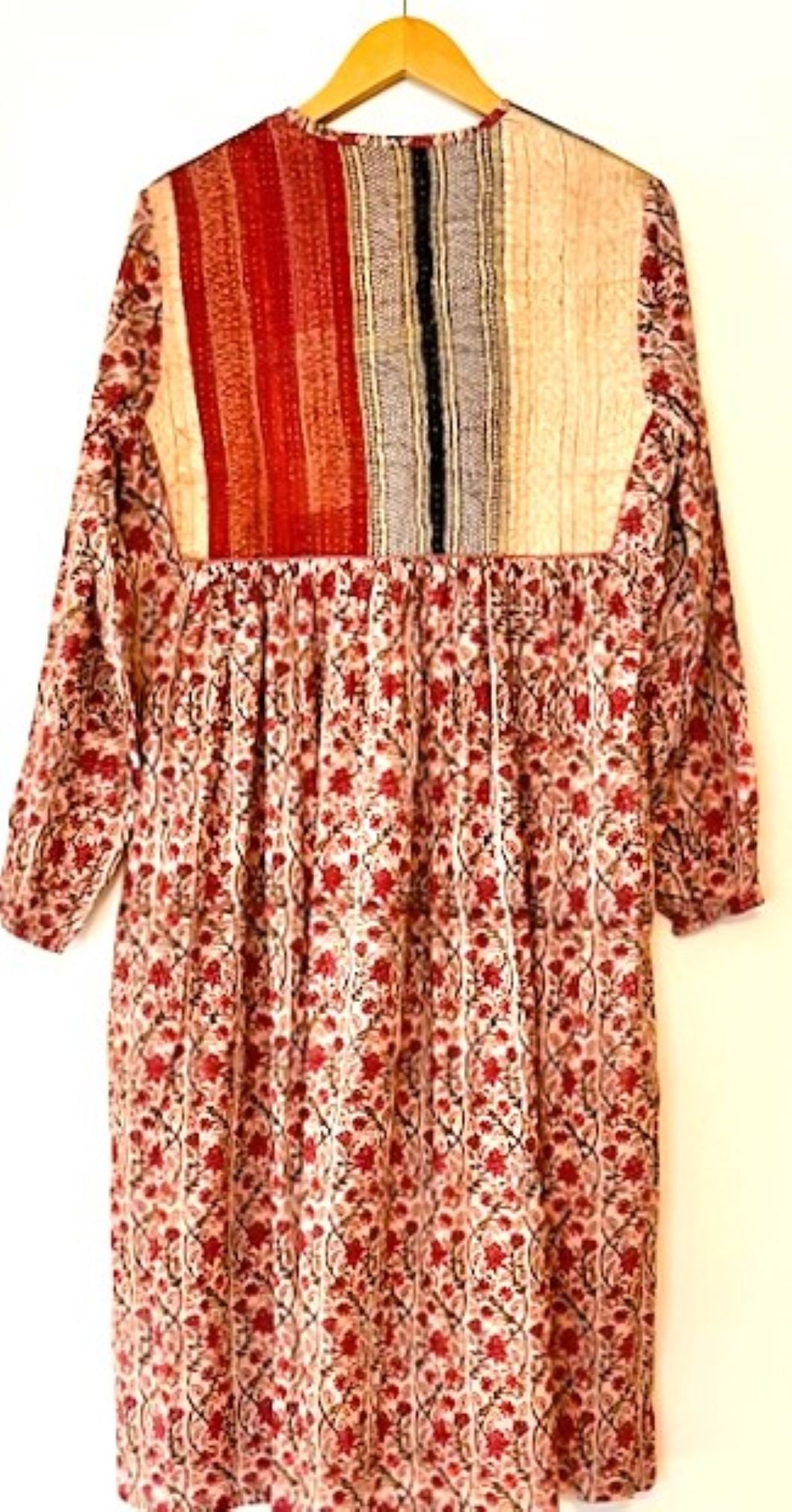Embroidered Cotton Panel Dress Slims And Highlights The Figure (Stripe)