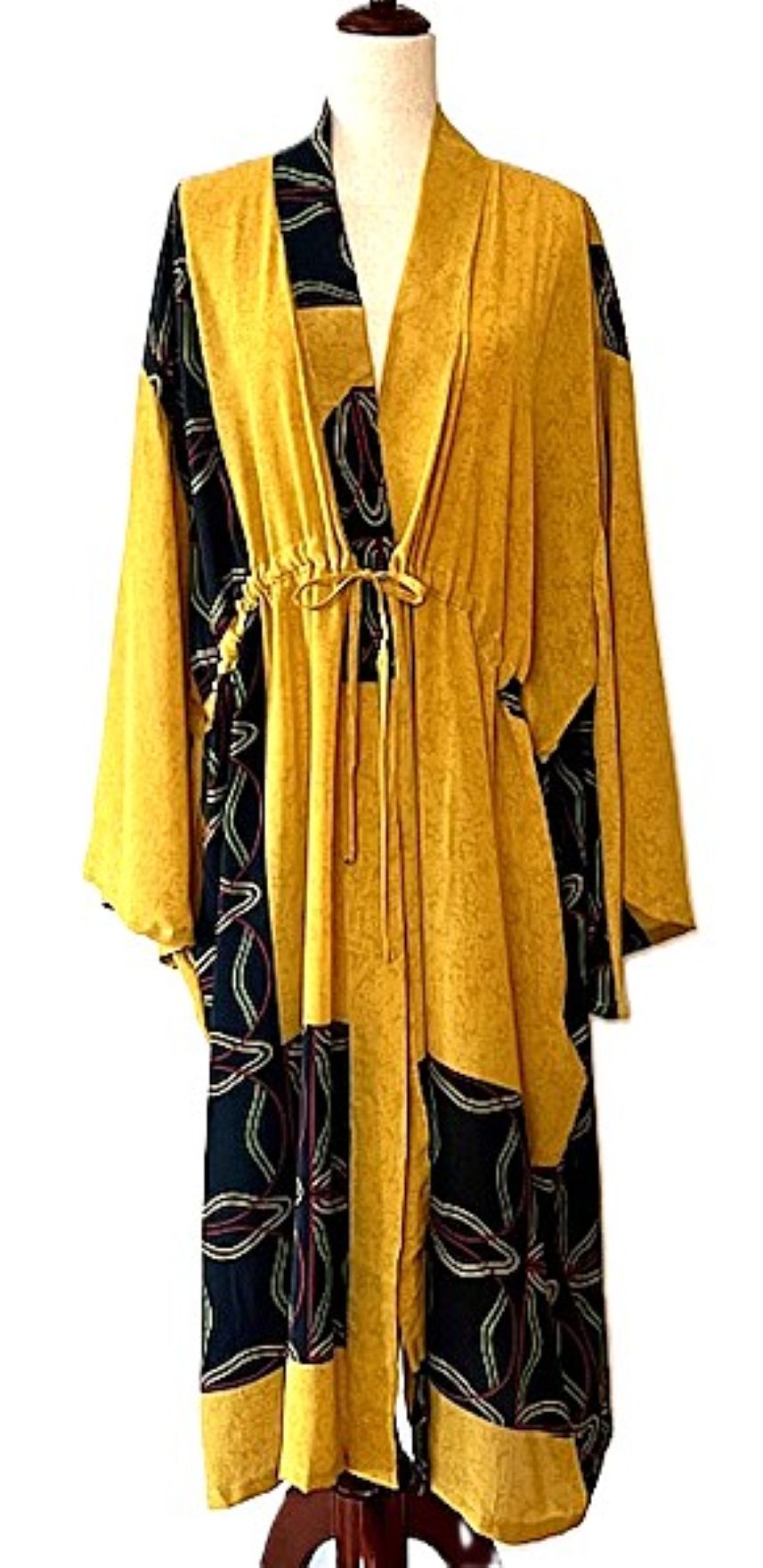 Kantha Bae Silk Dreamweaver Kimono Is A Statement Piece. (Gold Black)
