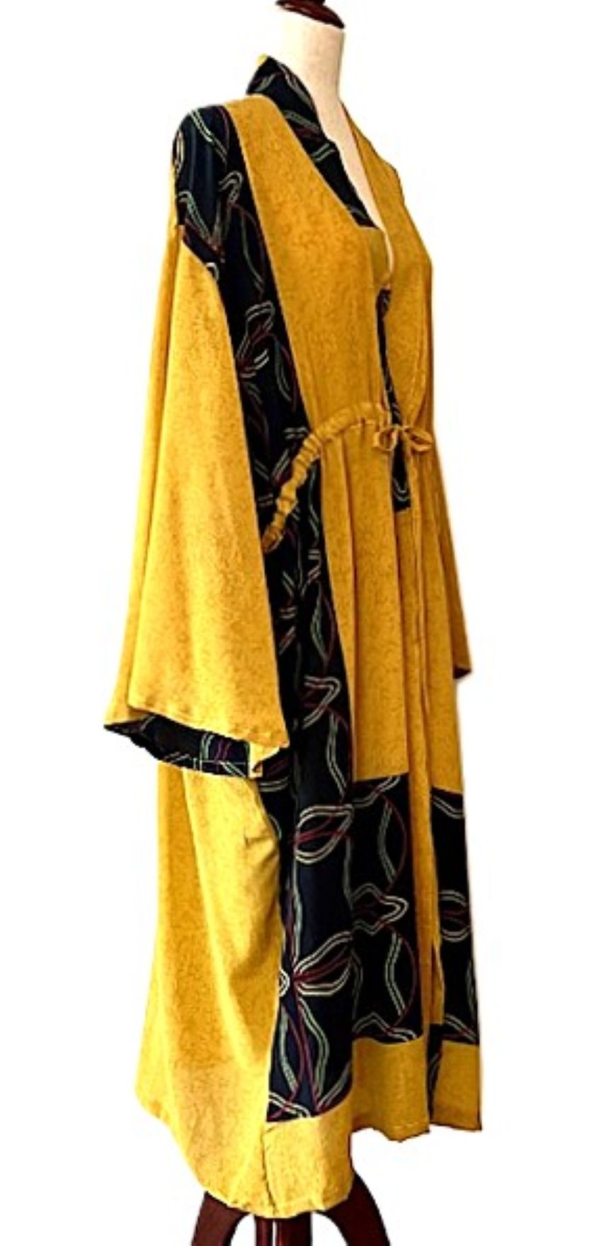 Kantha Bae Silk Dreamweaver Kimono Is A Statement Piece. (Gold Black)