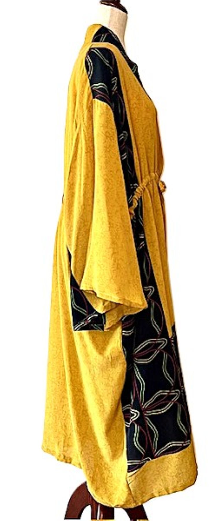 Kantha Bae Silk Dreamweaver Kimono Is A Statement Piece. (Gold Black)