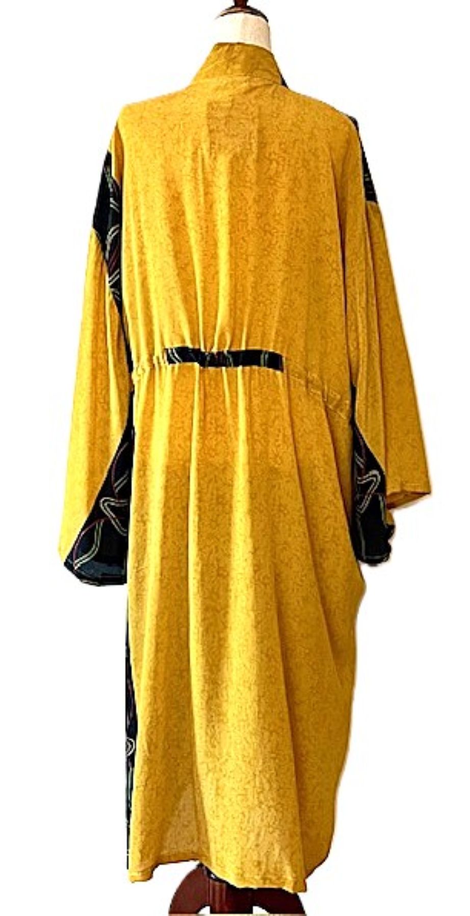 Kantha Bae Silk Dreamweaver Kimono Is A Statement Piece. (Gold Black)