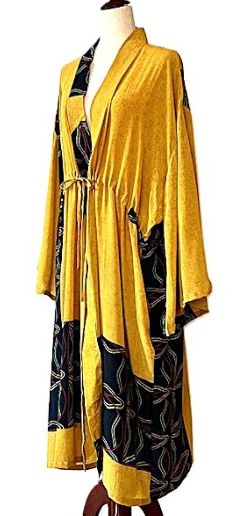 Kantha Bae Silk Dreamweaver Kimono Is A Statement Piece. (Gold Black)