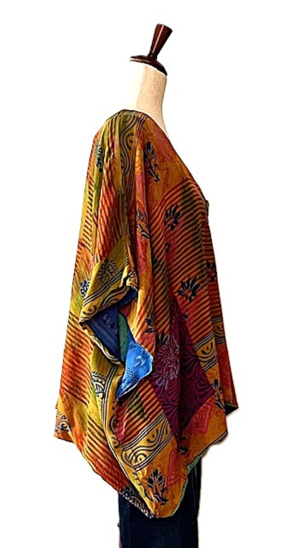 Kantha Bae Duality Shortie Muu, Fully Reversible, Your "Go-To" Top (Red Blue)