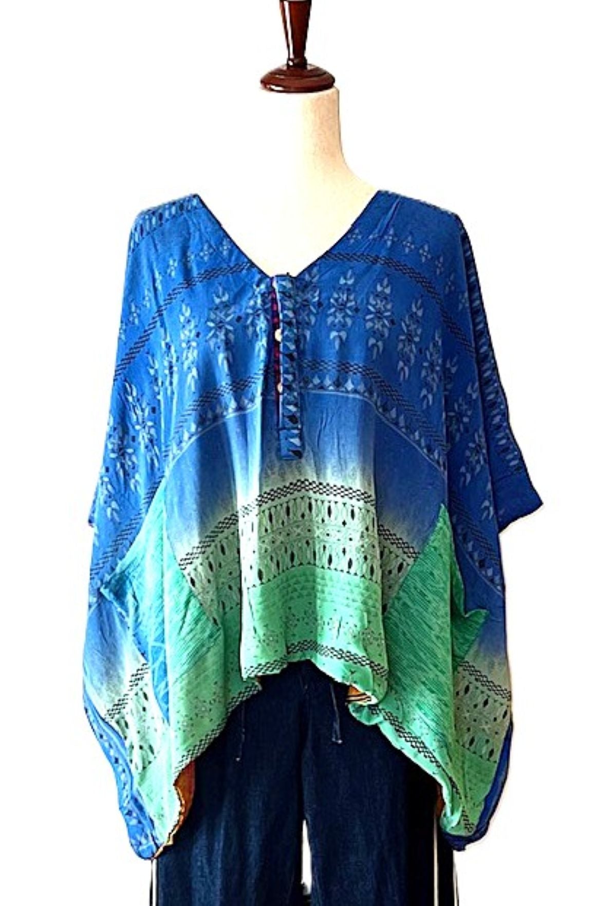 Kantha Bae Duality Shortie Muu, Fully Reversible, Your "Go-To" Top (Red Blue)
