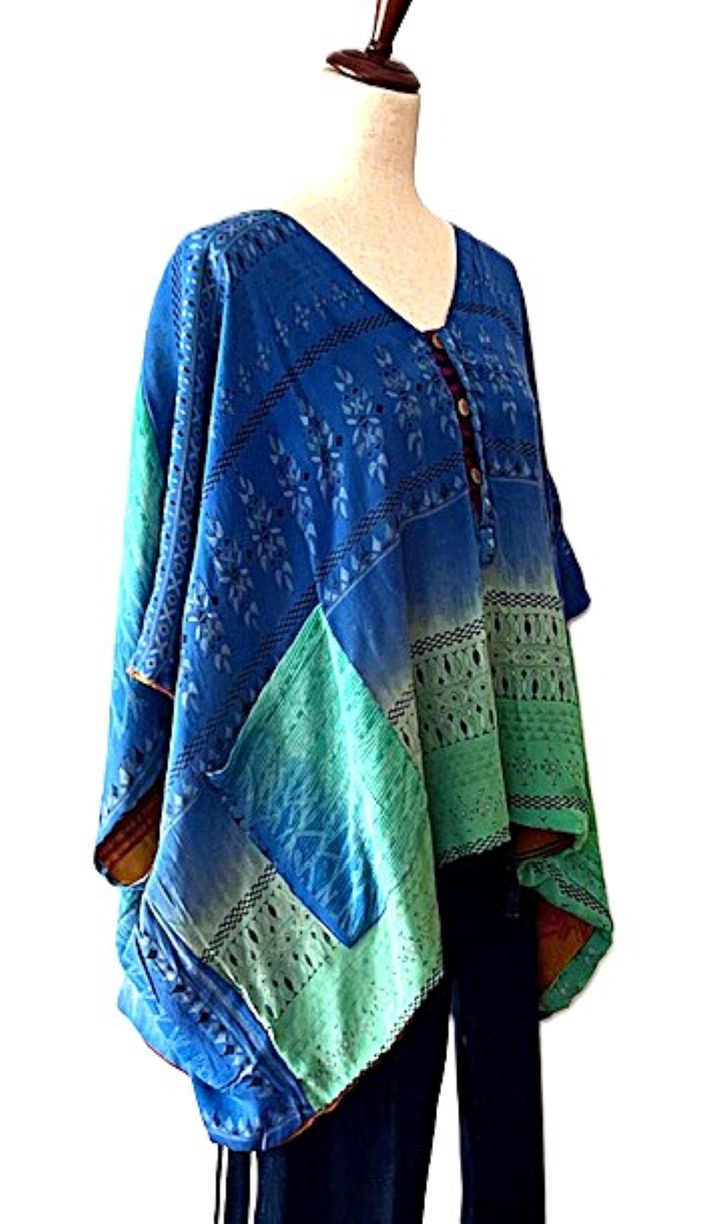 Kantha Bae Duality Shortie Muu, Fully Reversible, Your "Go-To" Top (Red Blue)