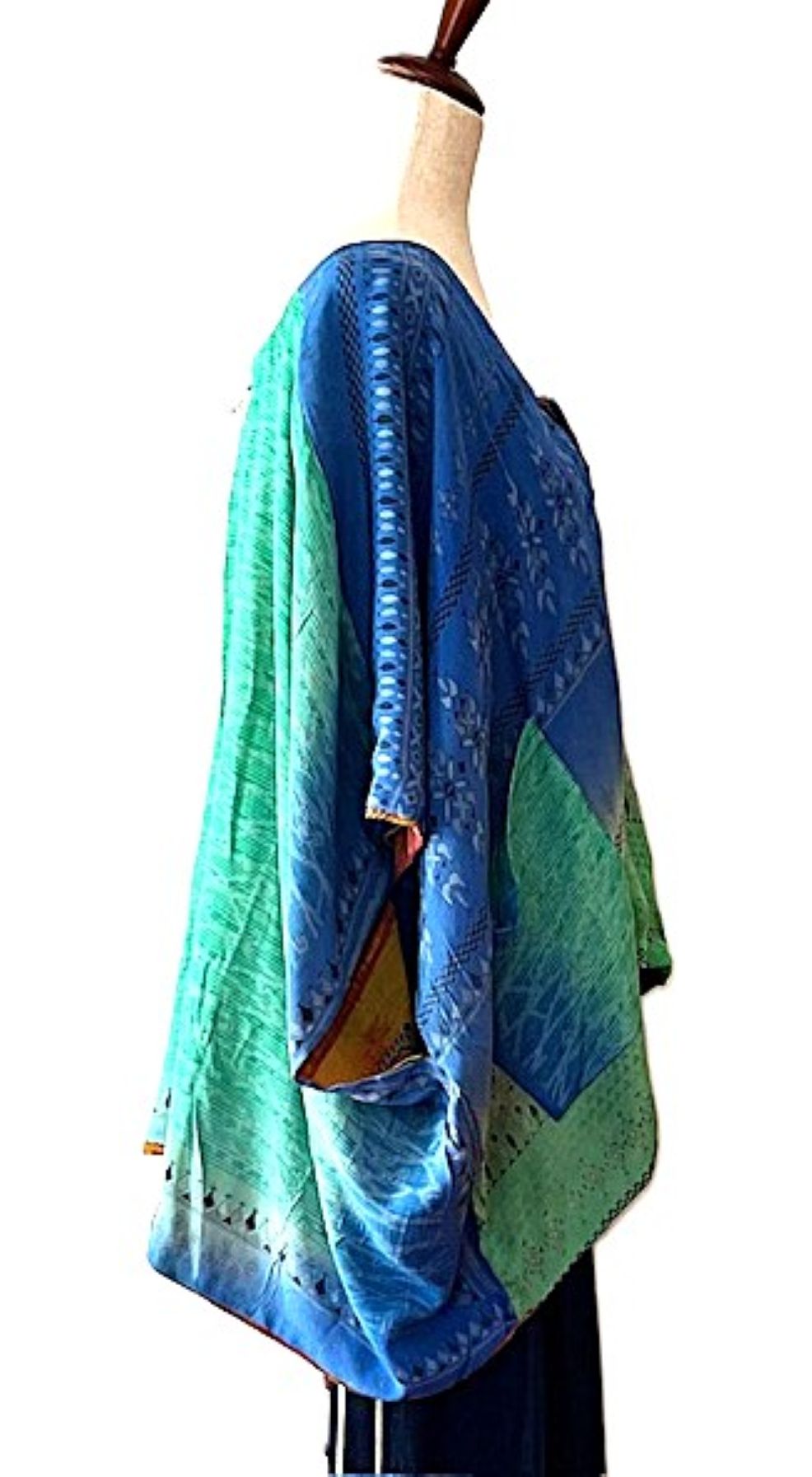 Kantha Bae Duality Shortie Muu, Fully Reversible, Your "Go-To" Top (Red Blue)
