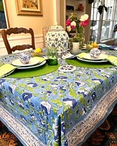 New Dark Table Linens Create Dramatic Tablescapes. So Pretty.