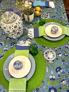 New Dark Table Linens Create Dramatic Tablescapes. So Pretty.