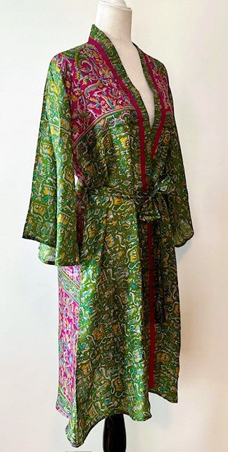 Exceptional Print In Our Cape Sleeve Silk Kimono Duster Dress (Green)