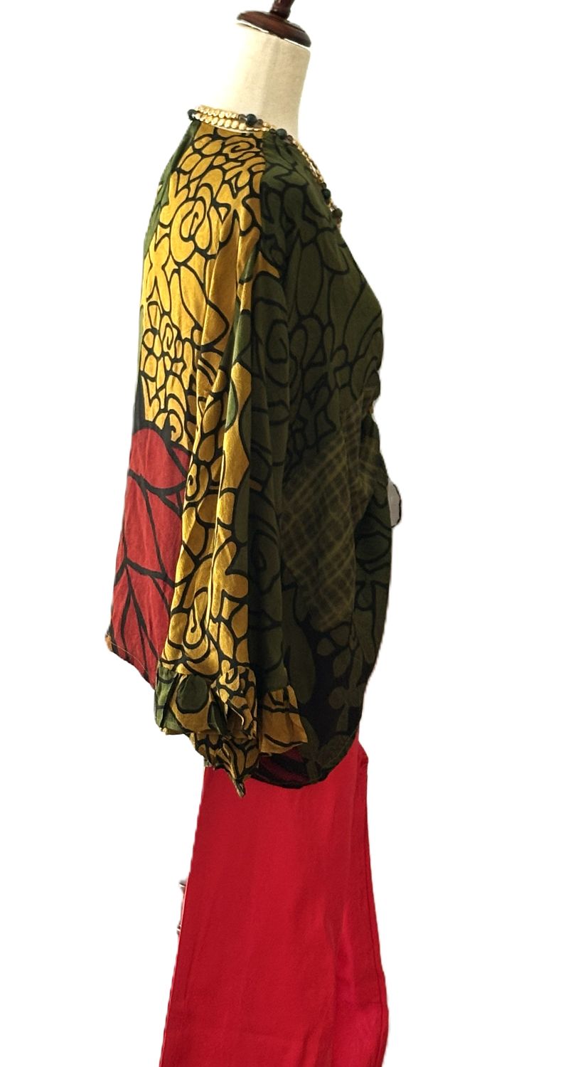 Kantha Bae Dramatic Crepe Sari Bell Sleeve Golddust Crop (Green Gold)