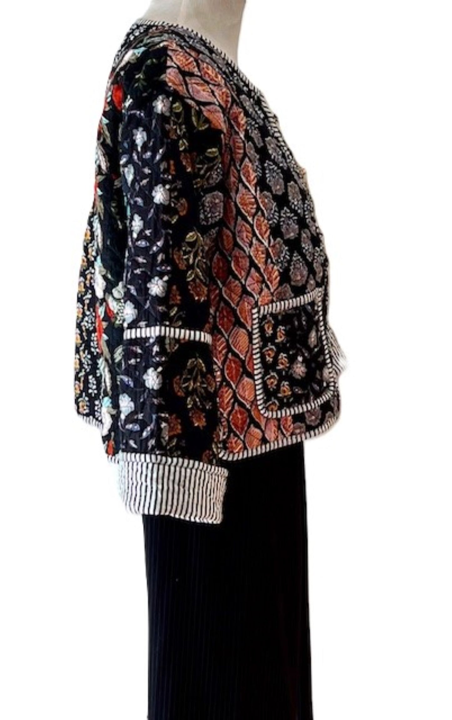 Luxe Reversible Cotton Quilted Womens Jacket With Stripe Piping (Black)