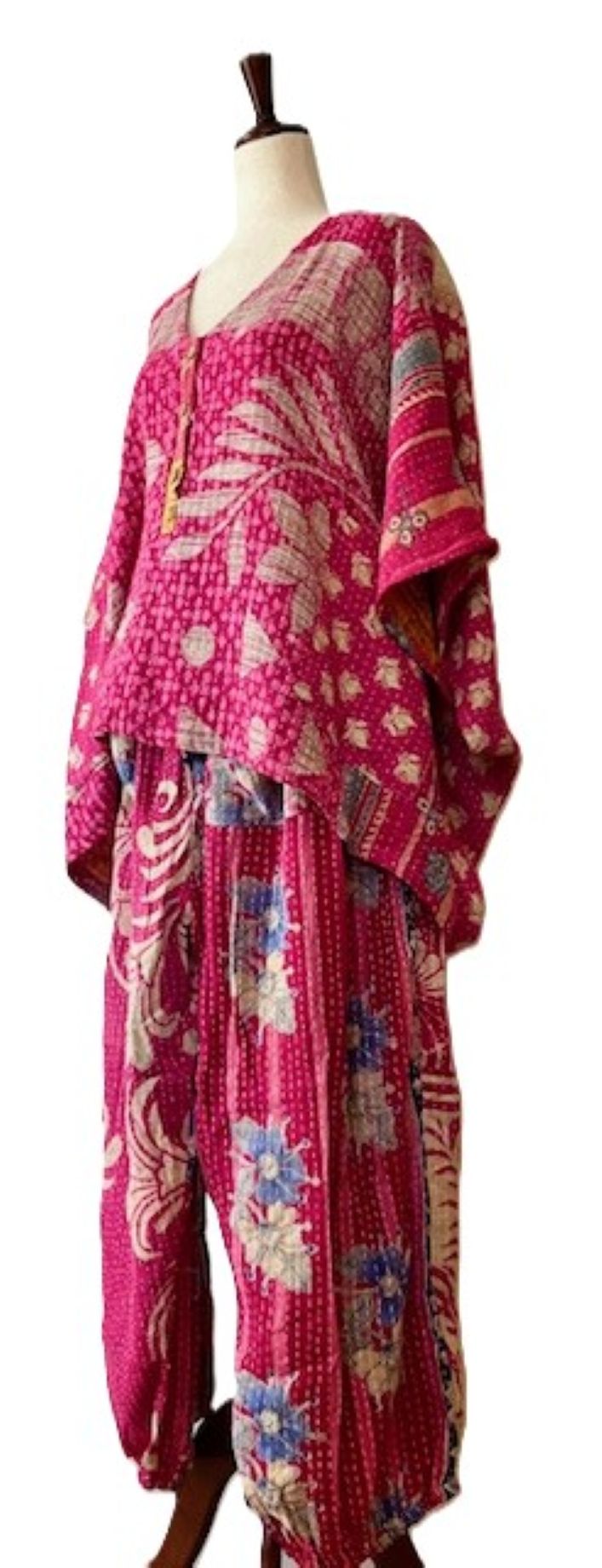 Kantha Bae Shortie Muu Has Flair (Fuschia)