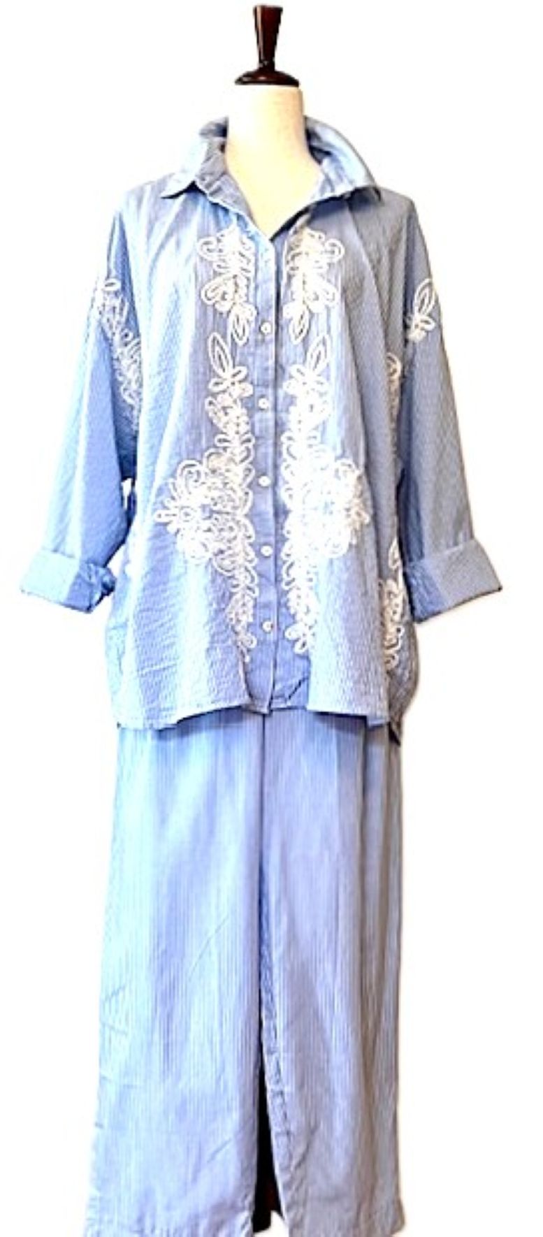 Embroidered Striped Pantsuit Is Cool and Comfortable. (Sky Blue)