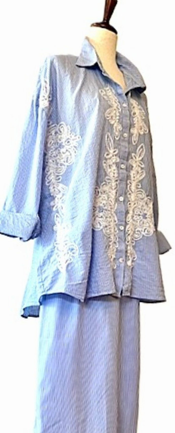 Embroidered Striped Pantsuit Is Cool and Comfortable. (Sky Blue)