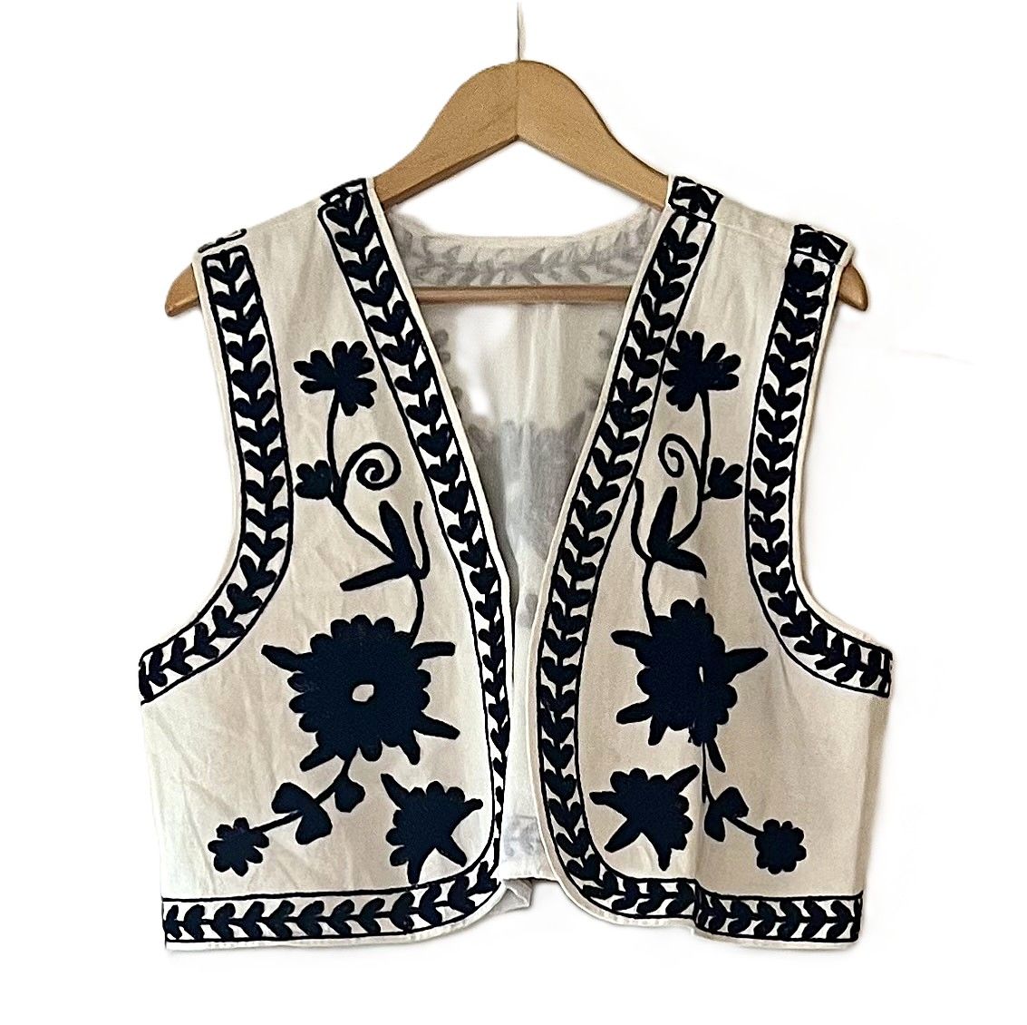 Designer Handmade Embroidered Vest Is Classic. (Black)
