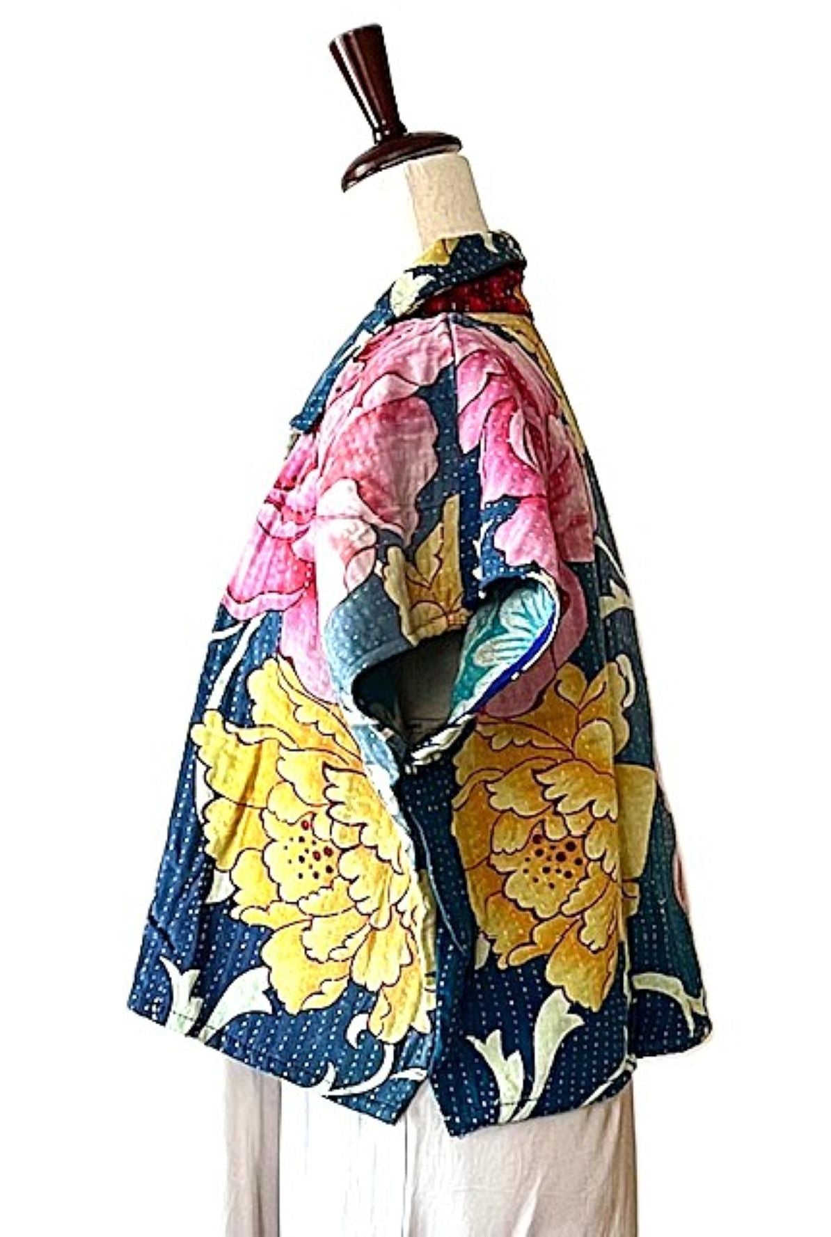 Jacket- Fully Reversible Crop Top Jacket Offers Limitless Options For Styling. (Floral)