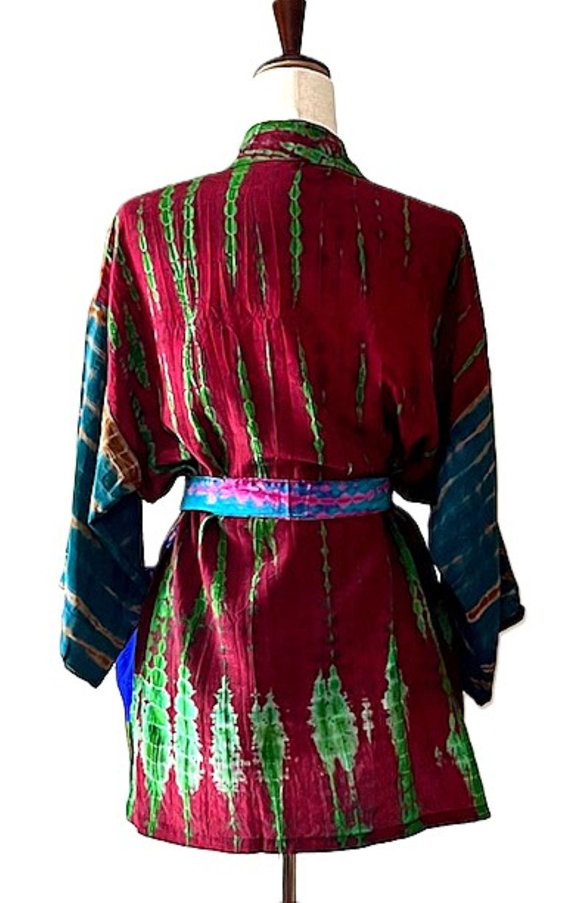 Jacket, Multi Colored Tied Dyed Short Silk Kimono Fashionable. (Multicolor)
