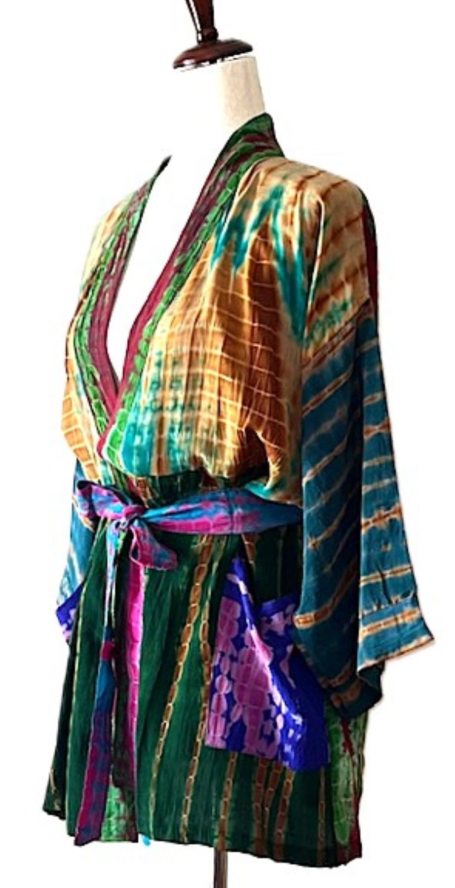 Jacket, Multi Colored Tied Dyed Short Silk Kimono Fashionable. (Multicolor)