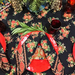 Signature April Cornell Estrella Print Luxury Dinner Napkins. Sold in Sets of 4