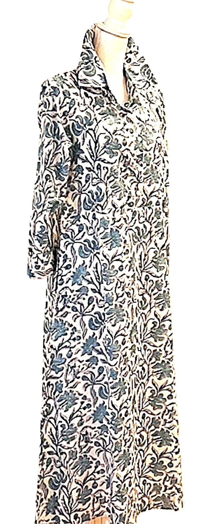 Smart and Timeless, The Shirtdress That Goes Anywhere. (Blue White Floral)