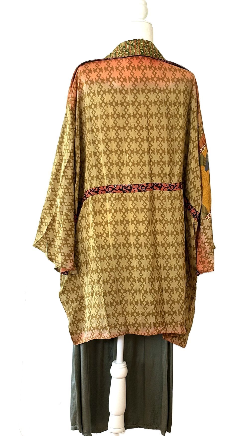 Kantha Bae Silk Dreamweaver Shortie Kimono Is An Easy Layer Piece. bn