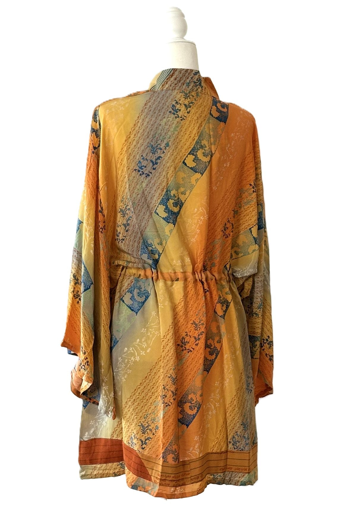 Kantha Bae Silk Dreamweaver Shortie Kimono Is An Easy Layer Piece. (Apricot Floral)