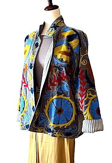 Jacket, Handmade Suzani Velvet Fully Reversible Jacket: Embroidered Folk Art (Gray)