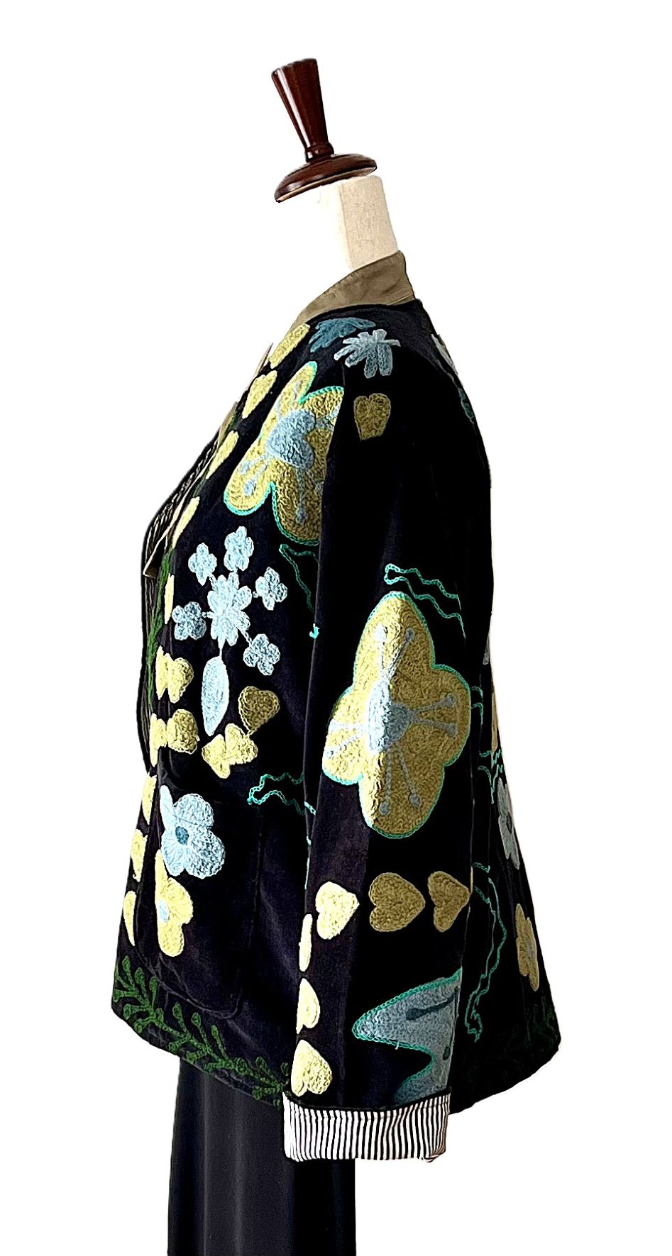 Jacket, Handmade Suzani Velvet Fully Reversible Jacket: Embroidered Folk Art Coat (Black)