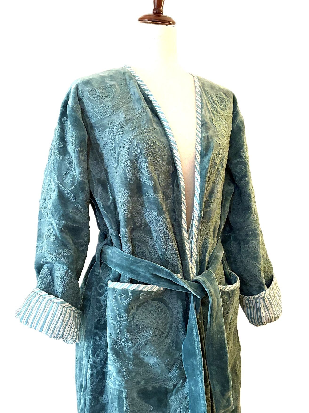 Jacket: Midi Embroidered Velvet Suzani Top Coat Is Impressive, Color (Aquamarine)
