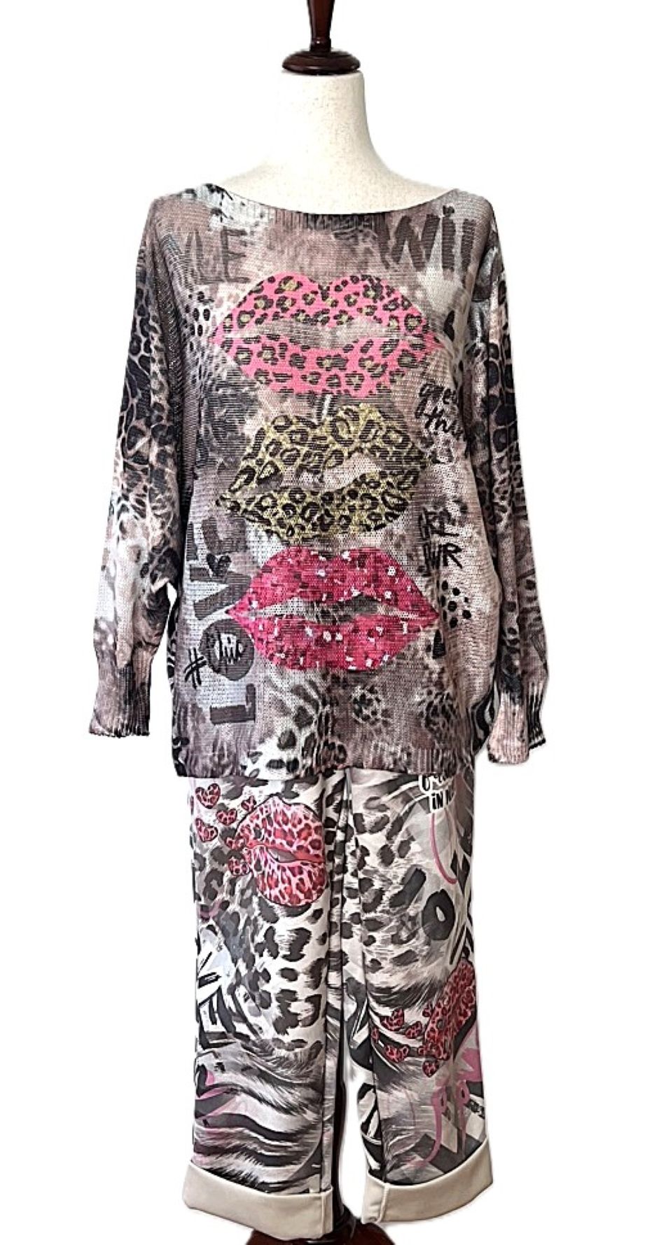 Our Favorite Italian Knit Maker Launches Street Art Jogger Separates. (Lipstick)