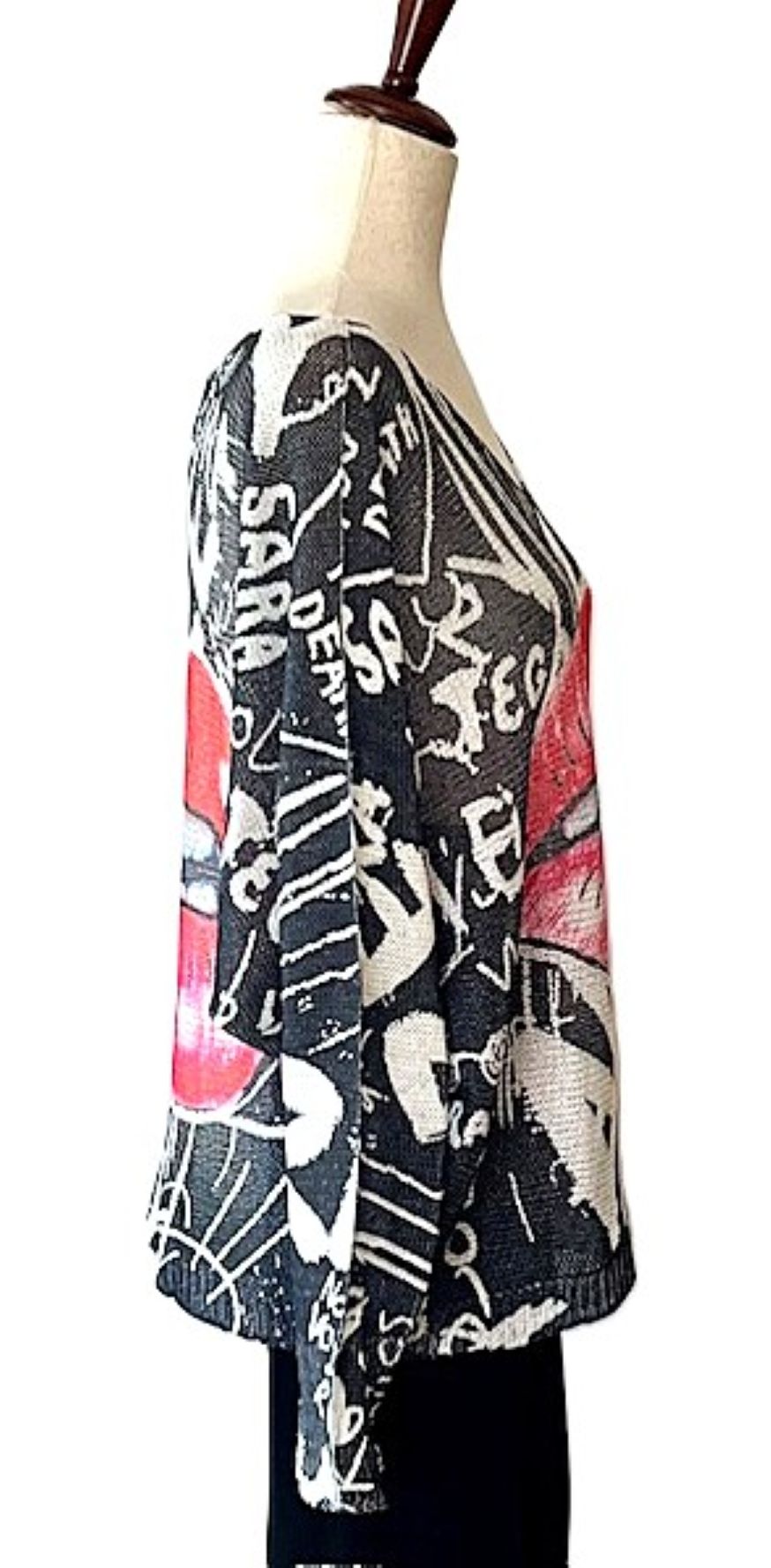 Italian Knit One Size Black Red Lips Sweater