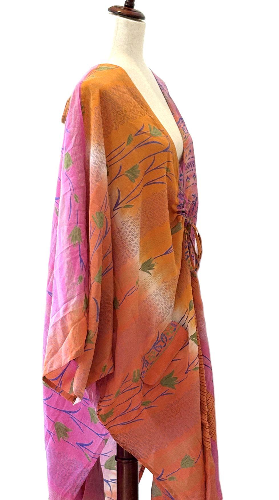 Kantha Bae Crepe Sari Moondance Muu. (Orange Pink)