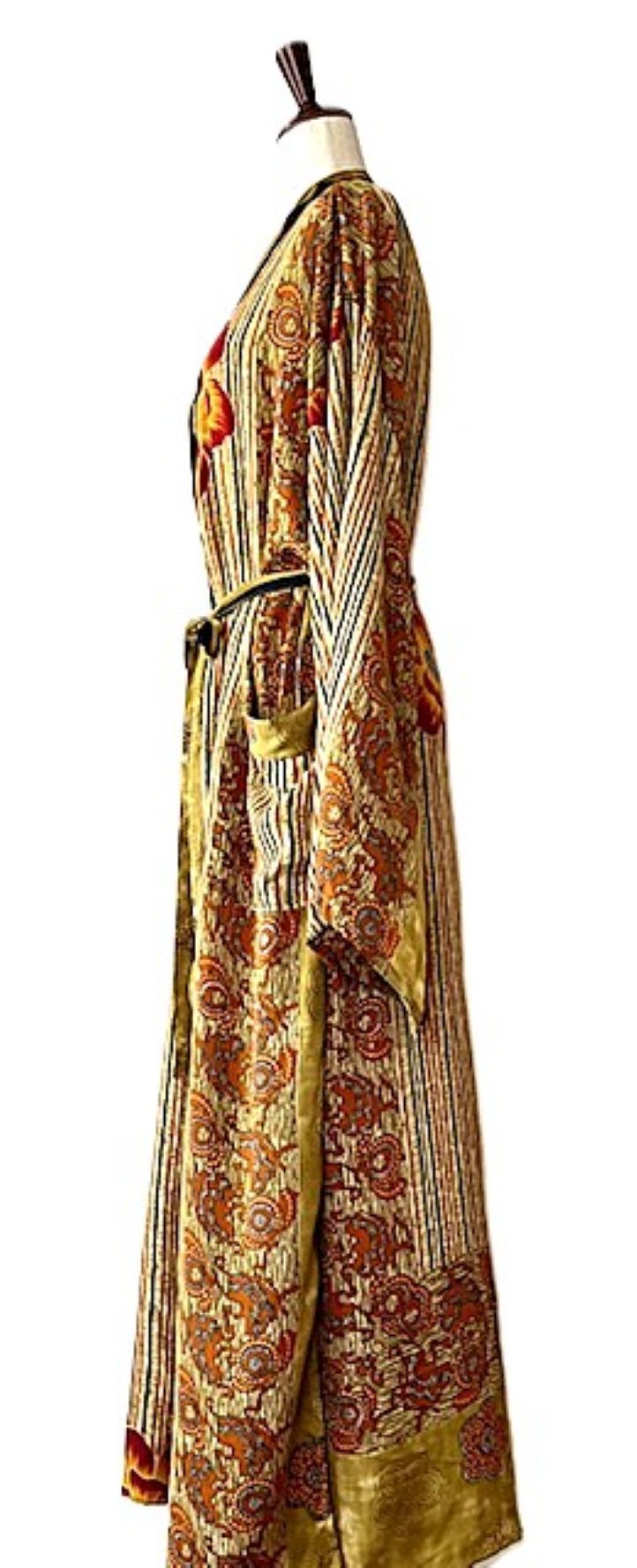 Luxurious and Glamorous Silk Kimono Duster. Scene Stealer.