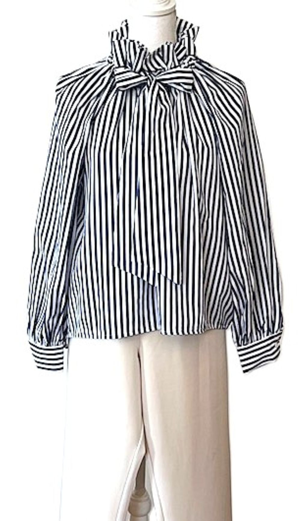 Collar Details Make This Shirt Stand Out. Available in 3 Colors.