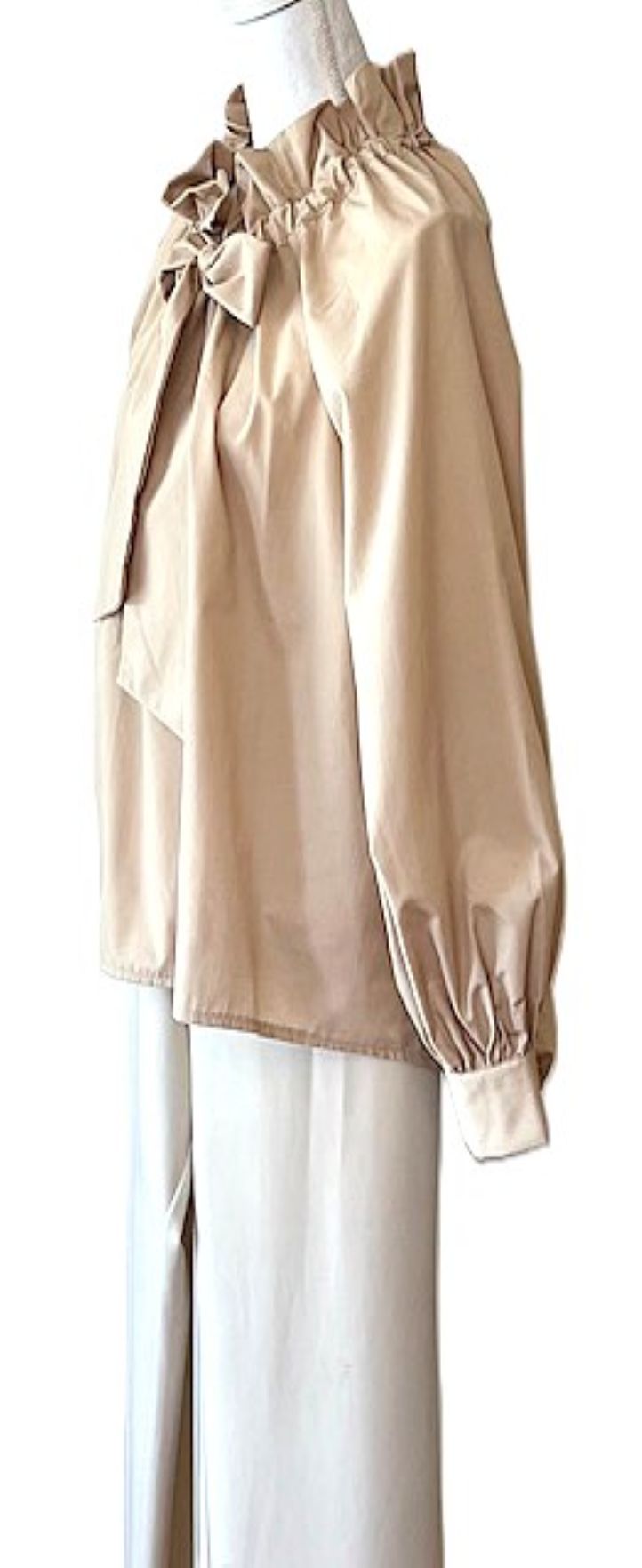 Collar Details Make This Shirt Stand Out. Available in 3 Colors.