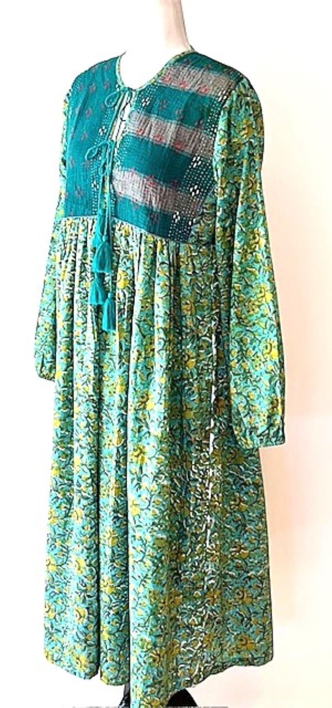 Embroidered Cotton Panel Dress Slims And Highlights The Figure (Emerald)