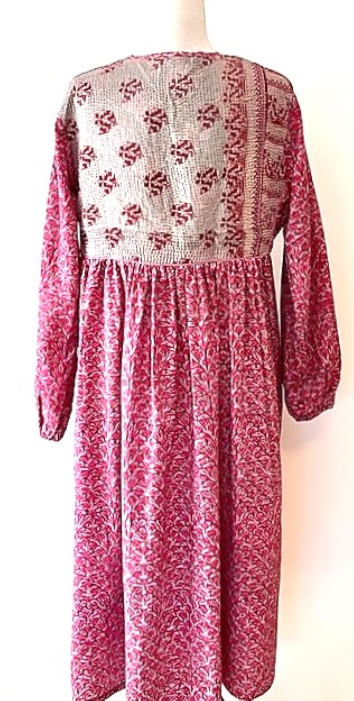 Embroidered Cotton Panel Dress Slims And Highlights The Figure (Pink)