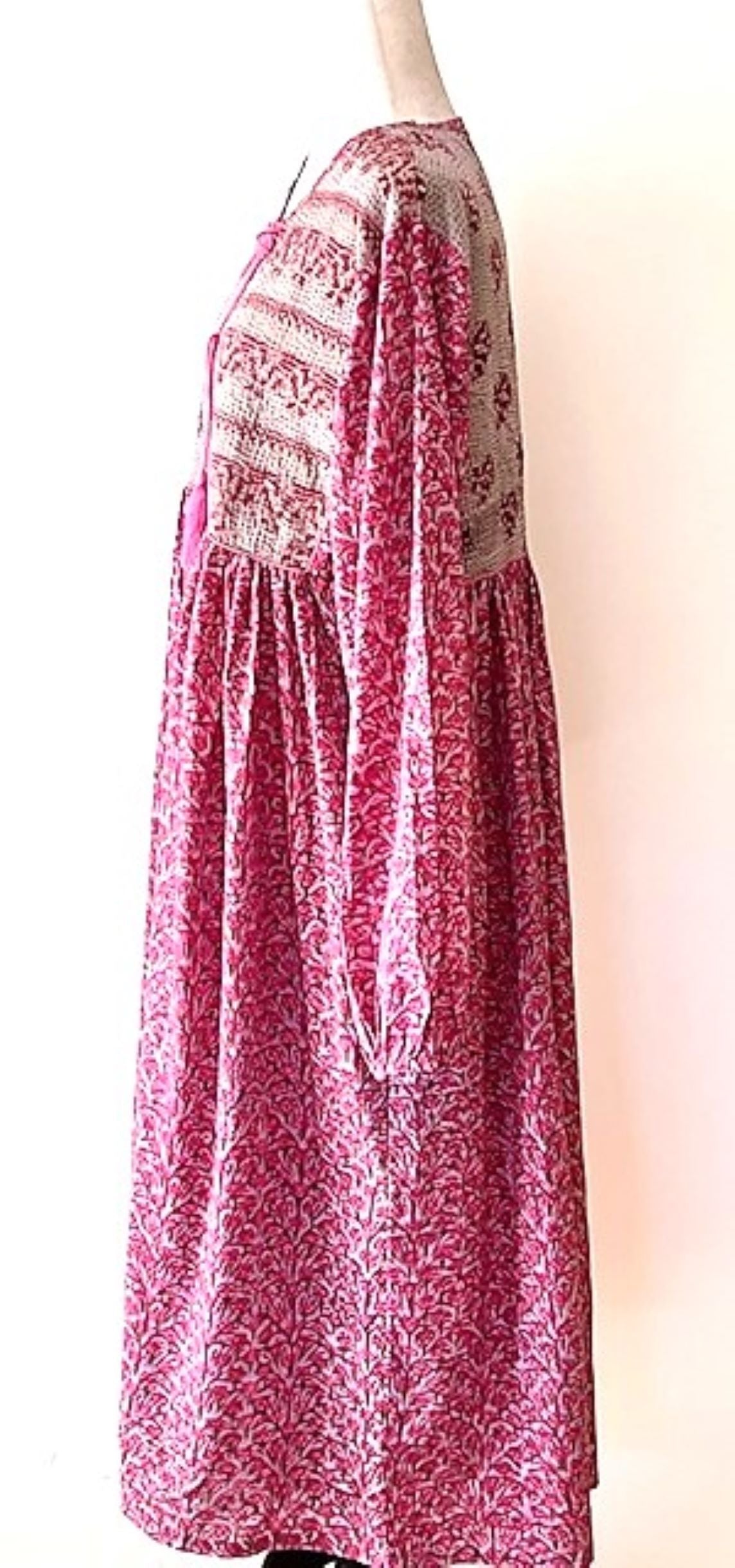 Embroidered Cotton Panel Dress Slims And Highlights The Figure (Pink)