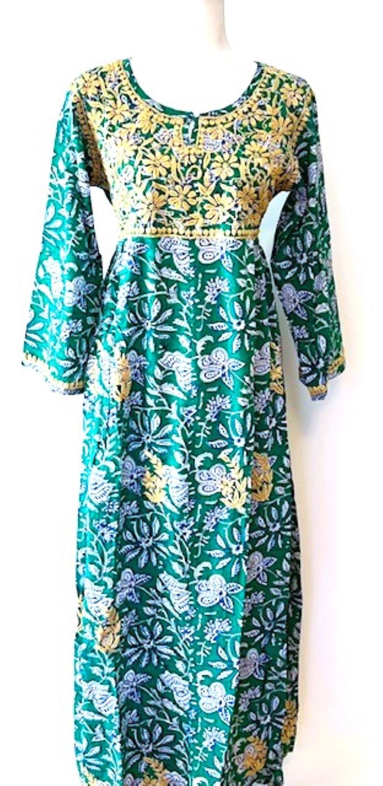 Embroidered Cotton Panel Dress Slims And Highlights The Figure (Teal)
