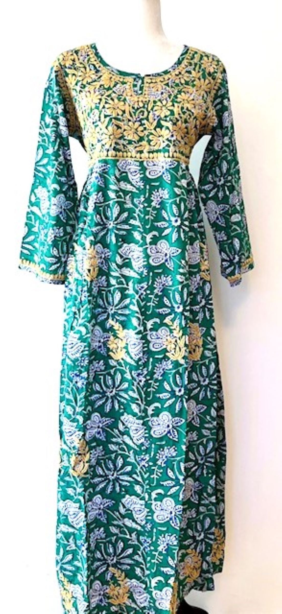 Embroidered Cotton Panel Dress Slims And Highlights The Figure (Teal)
