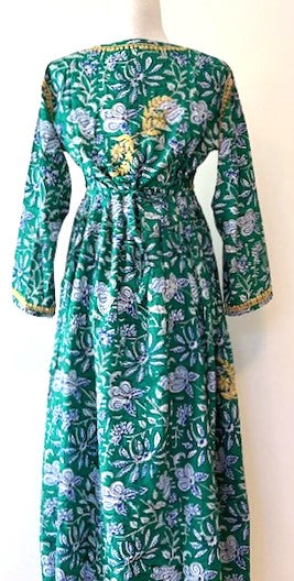 Embroidered Cotton Panel Dress Slims And Highlights The Figure (Teal)