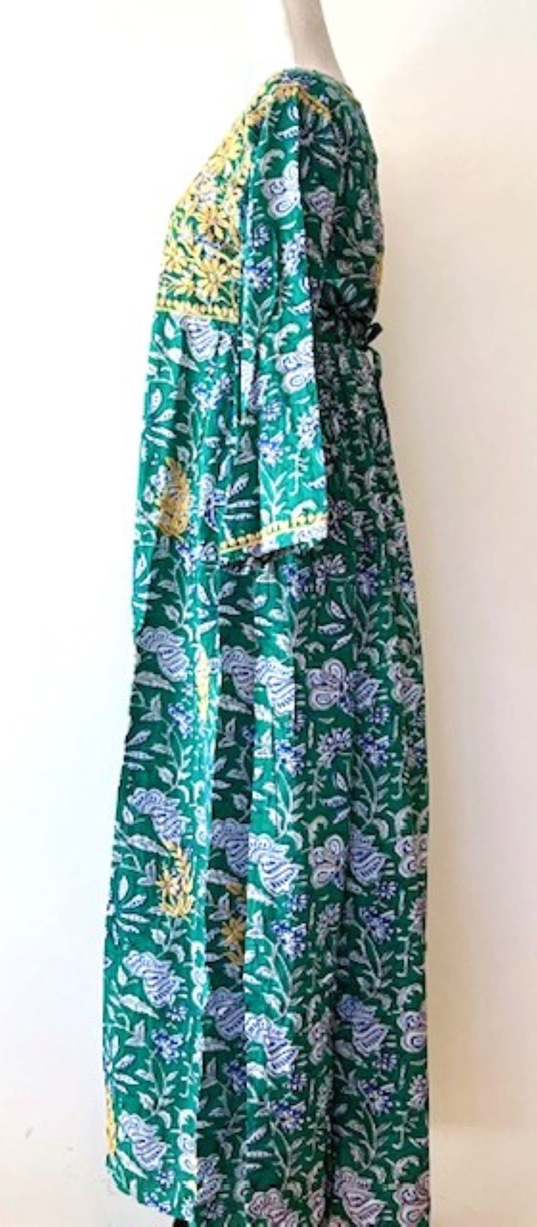 Embroidered Cotton Panel Dress Slims And Highlights The Figure (Teal)