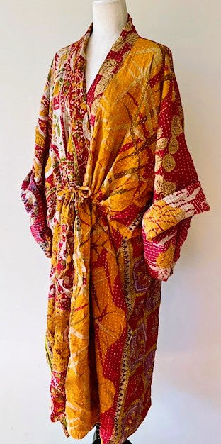 Kantha Bae Dreamweaver Kimono Is A Statement Piece. (Complex Print))